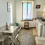 Lejlighed El Buric - La Magia Nel Centro Storico, Piccolo In Palazzina Antica, Ideale Per Coppie *
